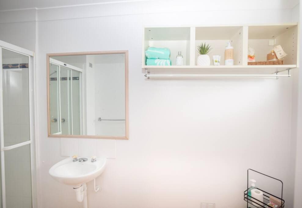Gorgeous Studio + 100M To Beach + Pool Point Lookout Luaran gambar